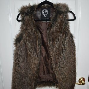 Gabriella Rocha Fur Vest w Faux Leather Sides